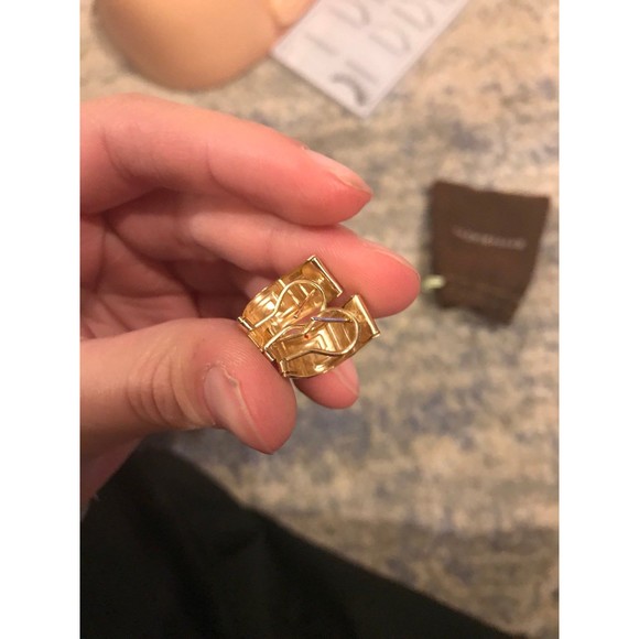 Gold play costume Earrings - Picture 5 of 5